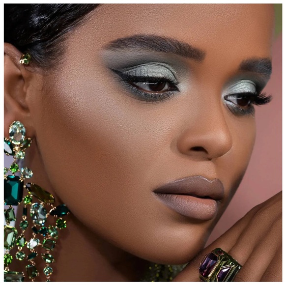 Natasha Denona- RETRO GLAM
EYESHADOW PALETTE - Picture 8 of 14